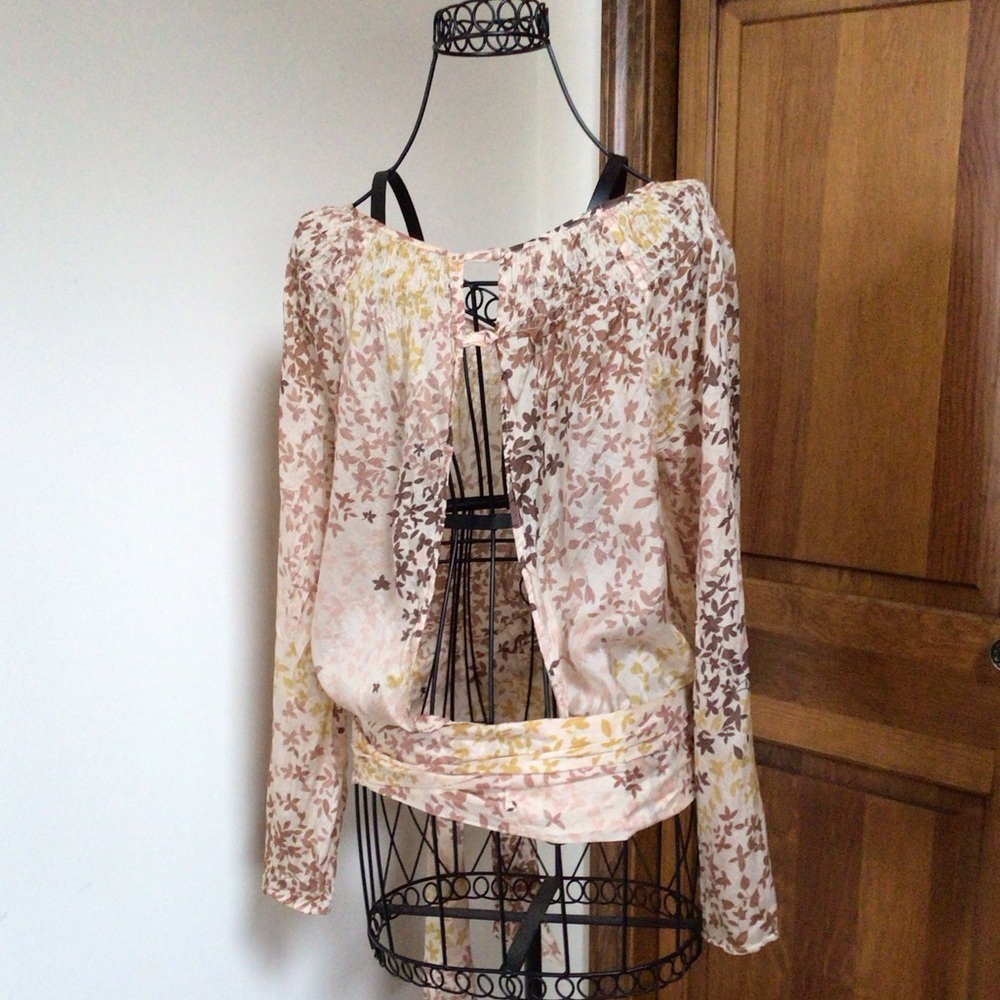 Bcbg Maxazria open back Flowy tie hem top, Small - Picture 3 of 8